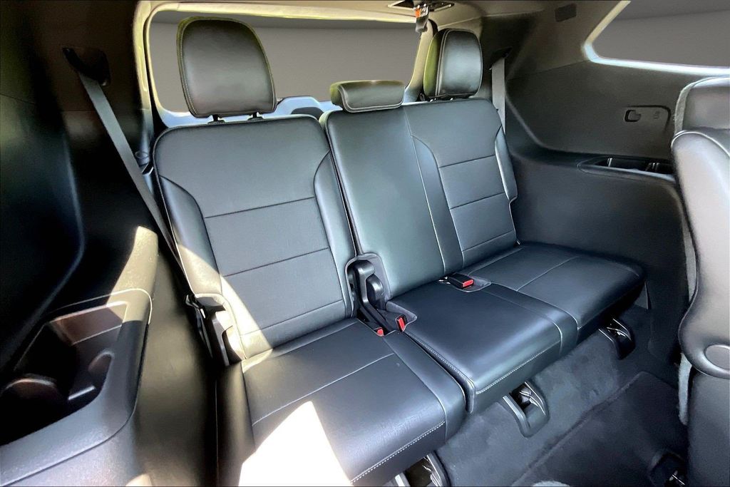 Used 2025 Buick Enclave SUV