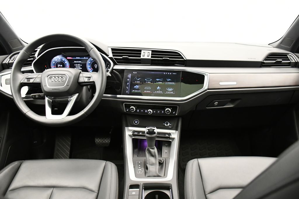 Thumbnail: 2024 Audi Q3 - 20