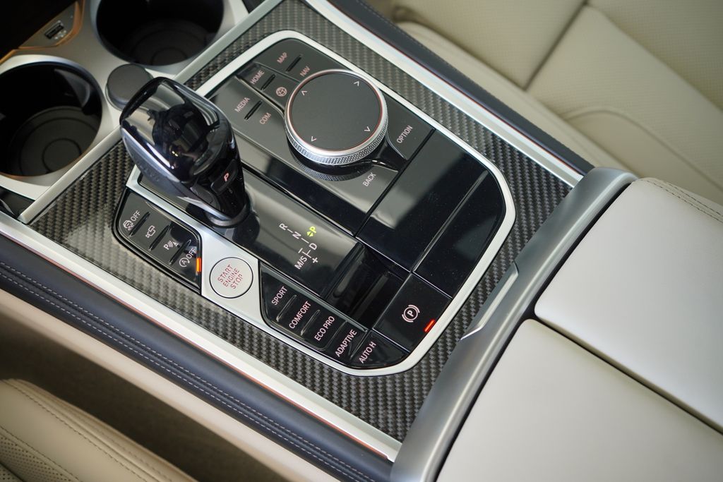 Thumbnail: 2026 BMW 8 Series - 19