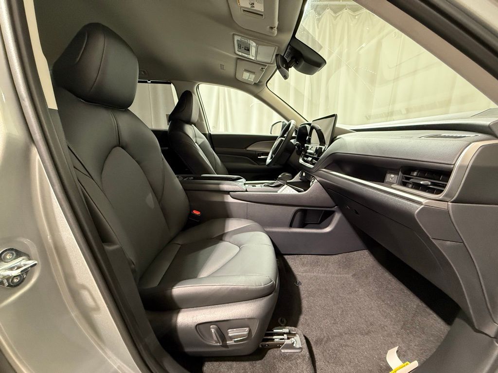 Thumbnail: 2026 Toyota Grand Highlander - 22