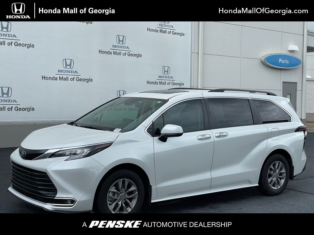 2024 Toyota Sienna XLE -
                Buford, GA