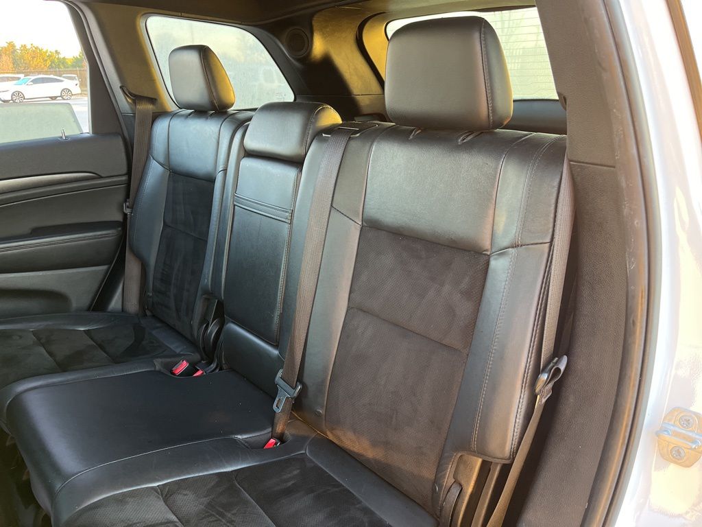 Thumbnail: 2017 Jeep Grand Cherokee - 24