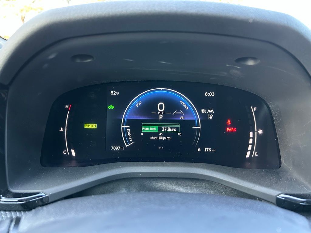 2025 Toyota Camry SE 23