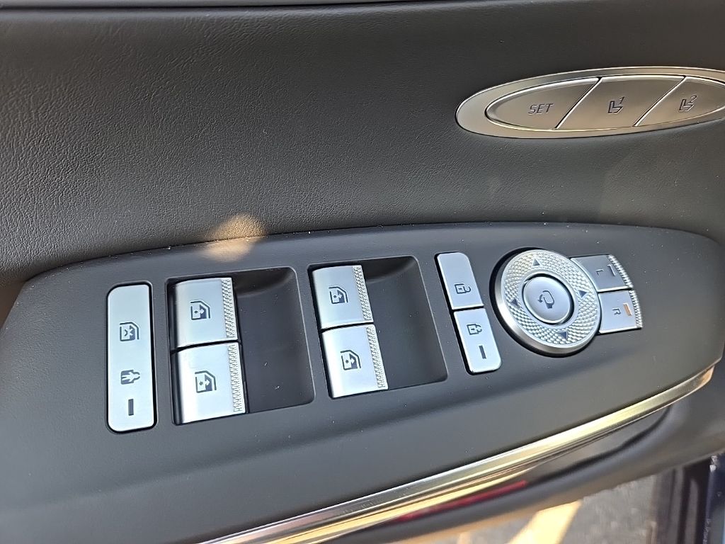2025 Genesis GV70  18