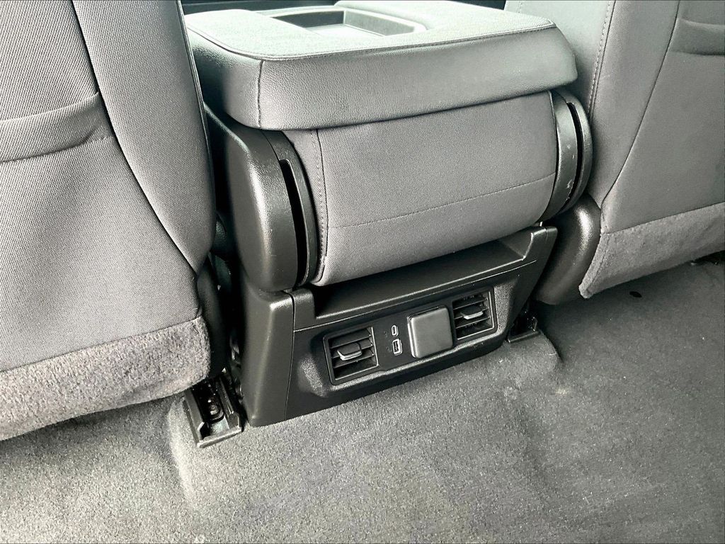 2025 Chevrolet Silverado 1500 — photo 26