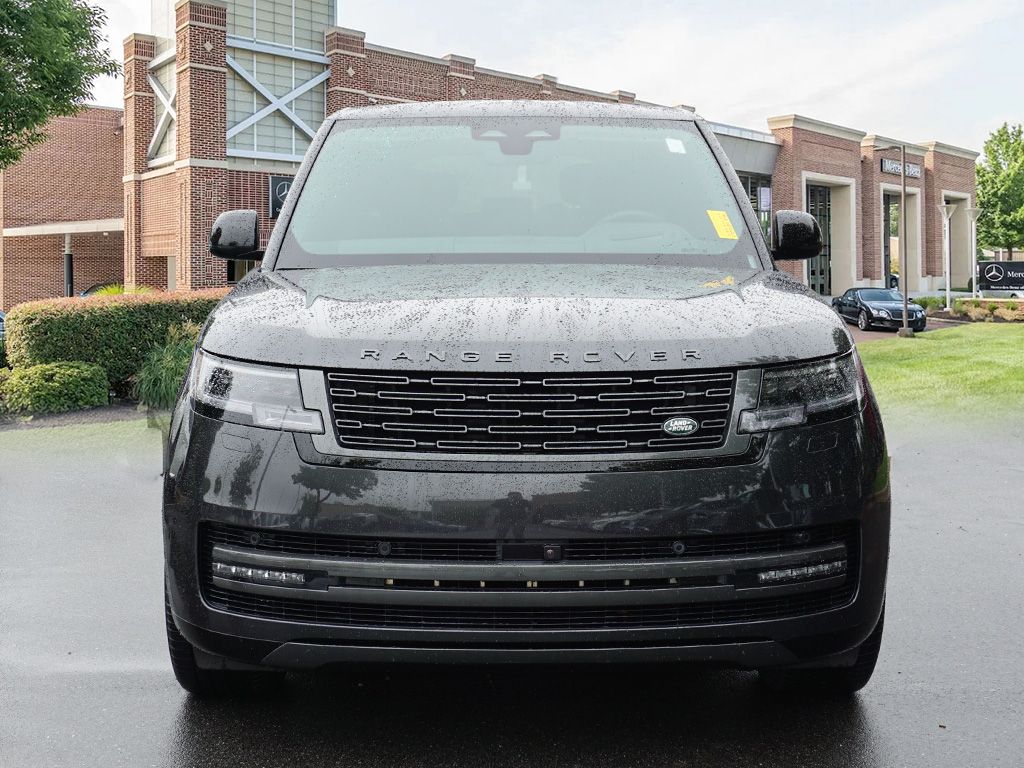 2024 Land Rover Range Rover SE 2