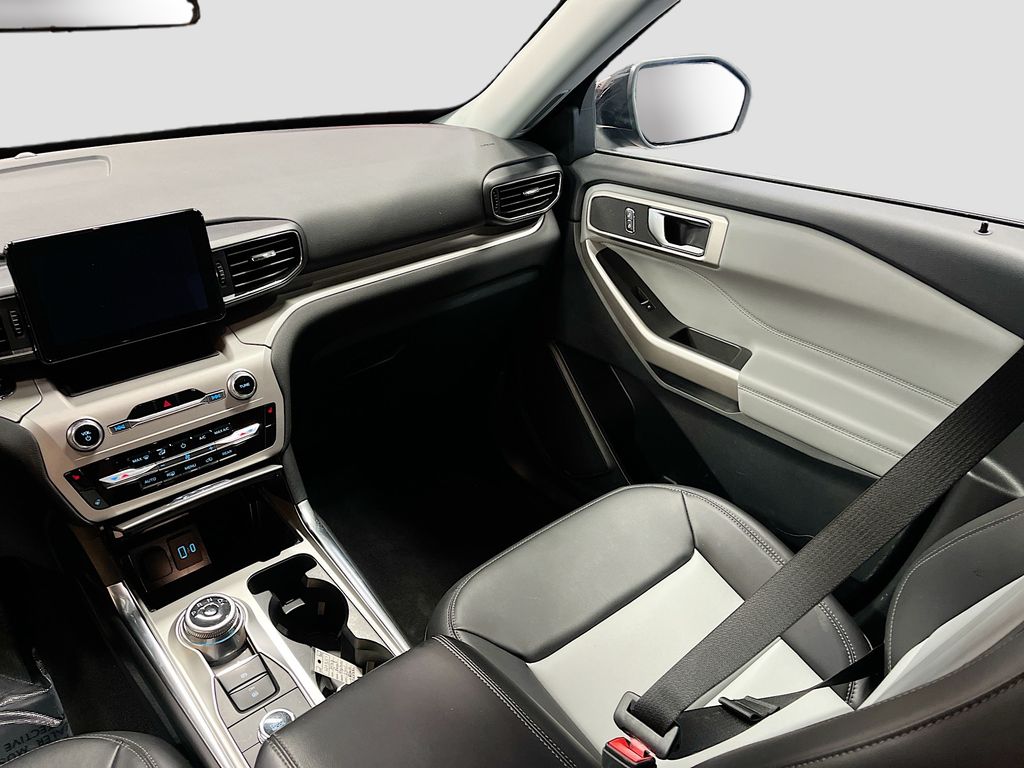 Used 2023 Black Metallic Ford XLT image 24