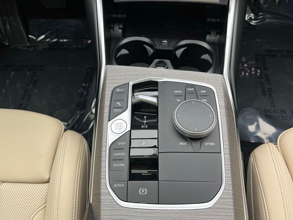 Thumbnail: 2026 BMW 3 Series - 12