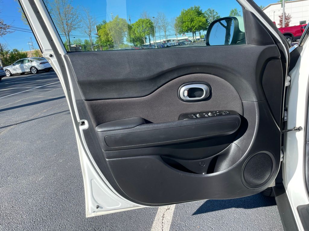 Thumbnail: 2018 Kia Soul - 22