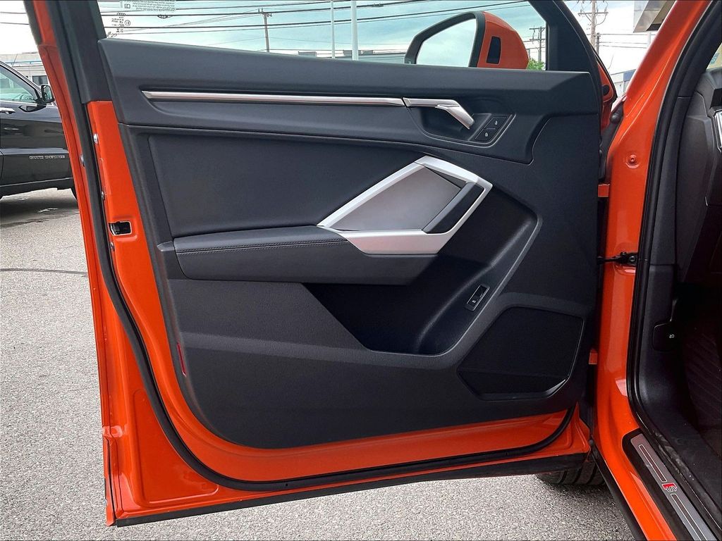 2025 Audi Q3 — photo 9