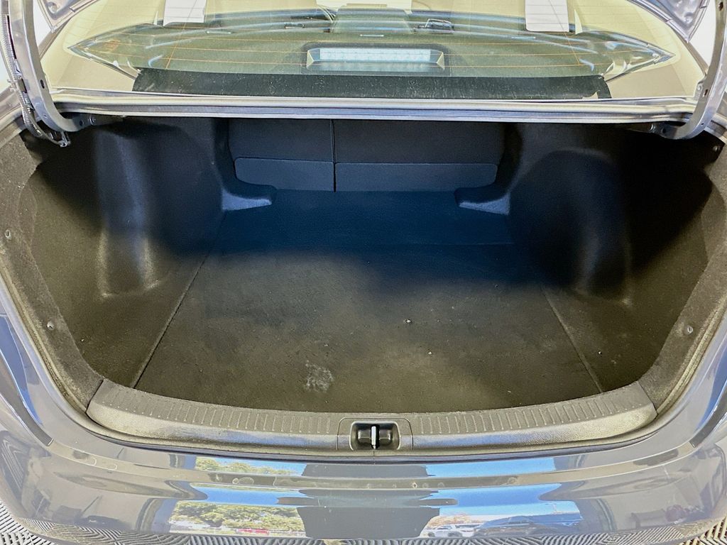 Thumbnail: 2025 Toyota Corolla - 25