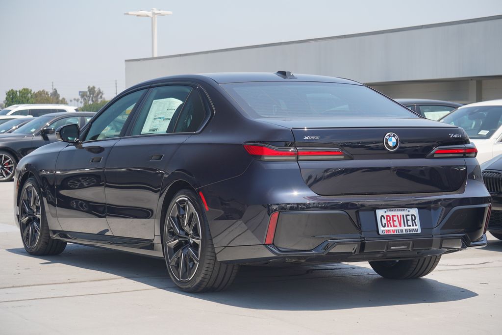 2025 BMW 7 Series 740i xDrive 7