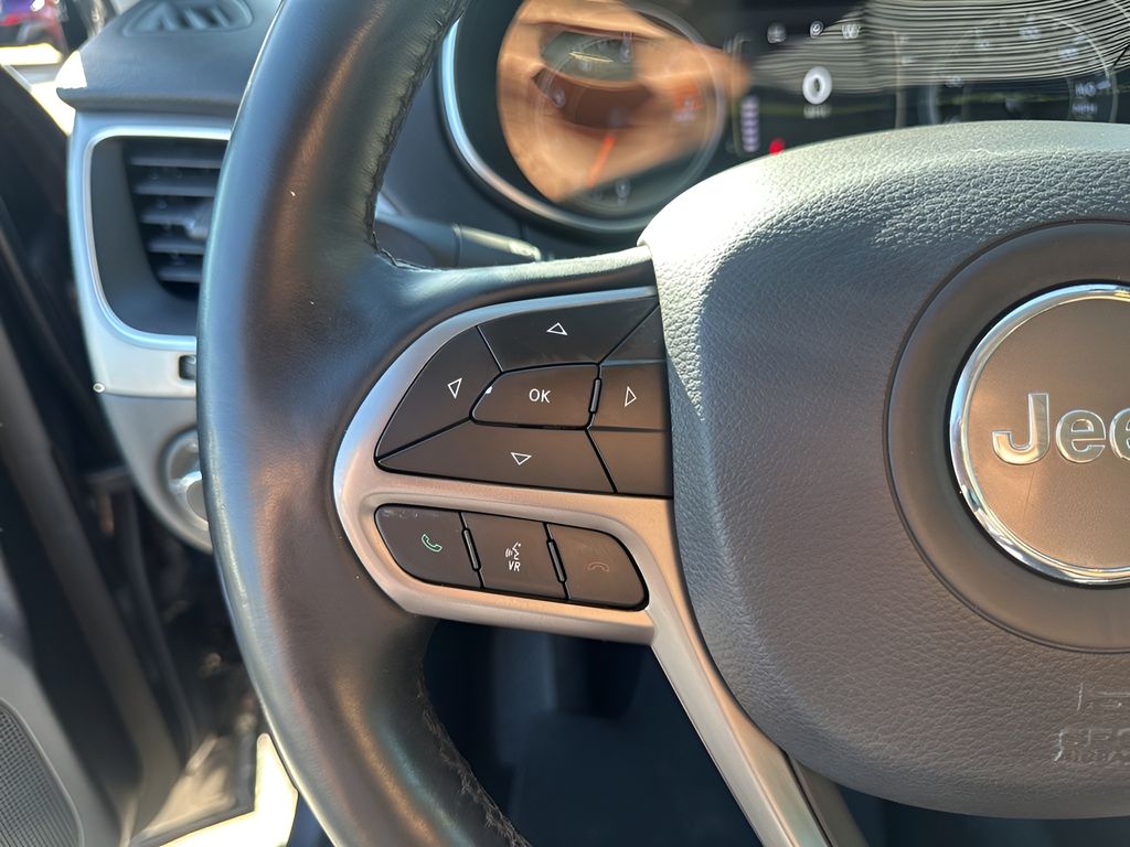 Used Car 2021 Jeep Cherokee  Latitude Plus For Sale Under $20,000 In Austin, Texas