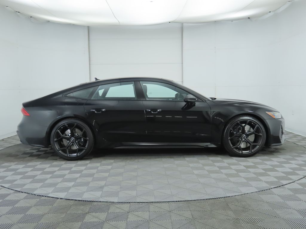 Thumbnail: 2025 Audi RS 7 - 4