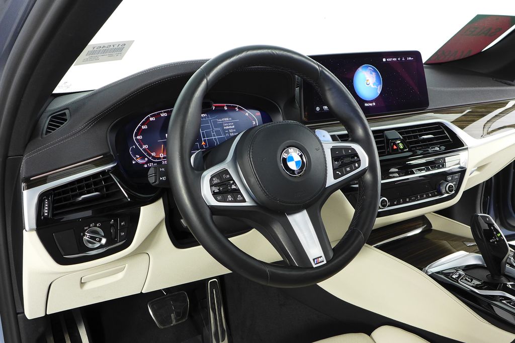 Thumbnail: 2021 BMW 5 Series - 31