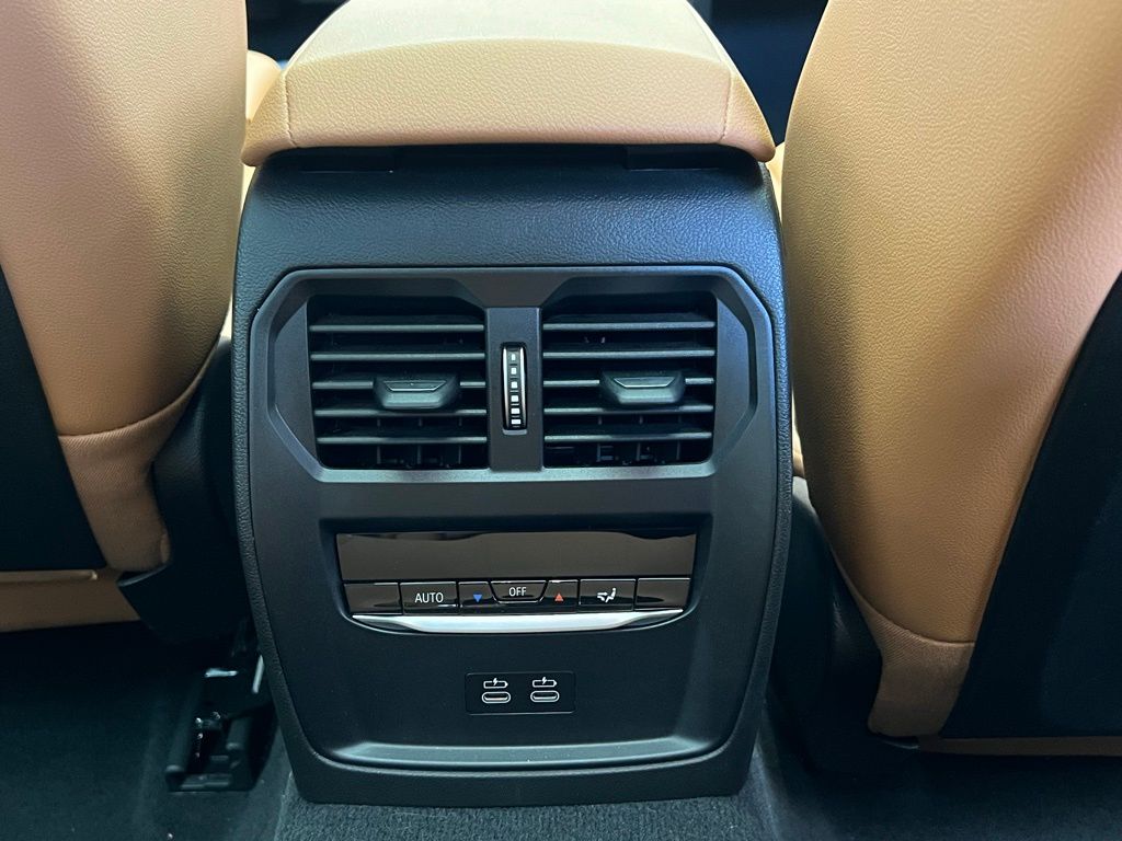 Thumbnail: 2025 BMW 3 Series - 9