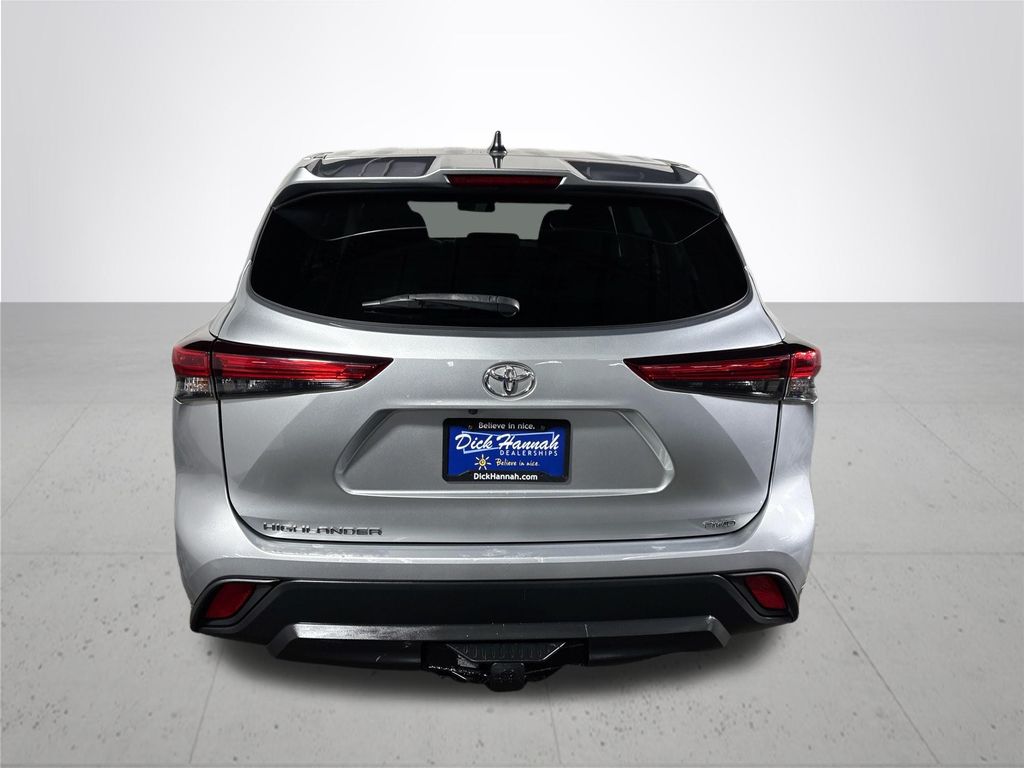 2022 Toyota Highlander L