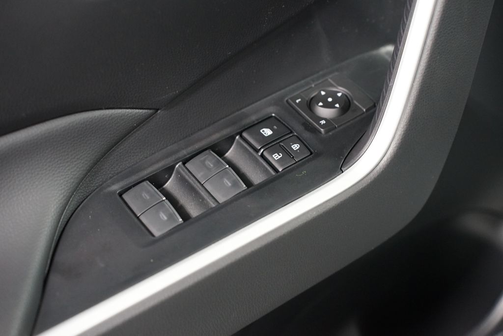 Thumbnail: 2025 Toyota RAV4 - 31