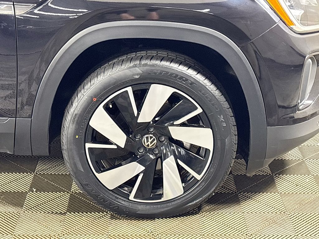 2025 Volkswagen Atlas Cross Sport 2.0T SE w/Technology