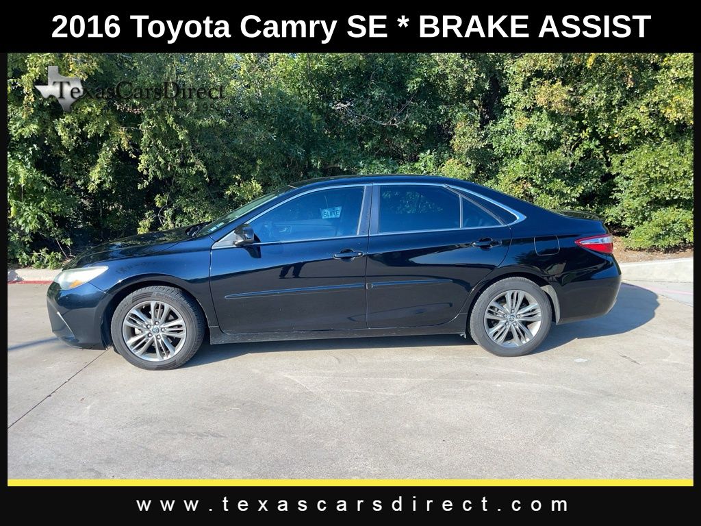 2016 Toyota Camry SE 3