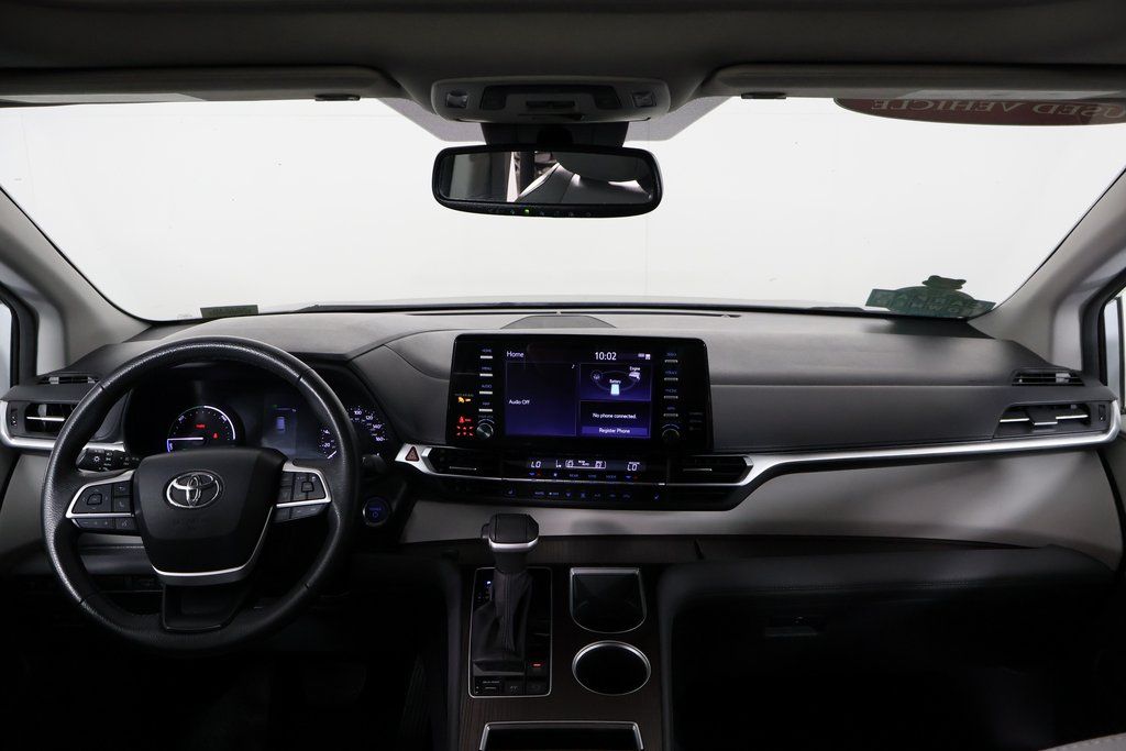 Thumbnail: 2024 Toyota Sienna - 8