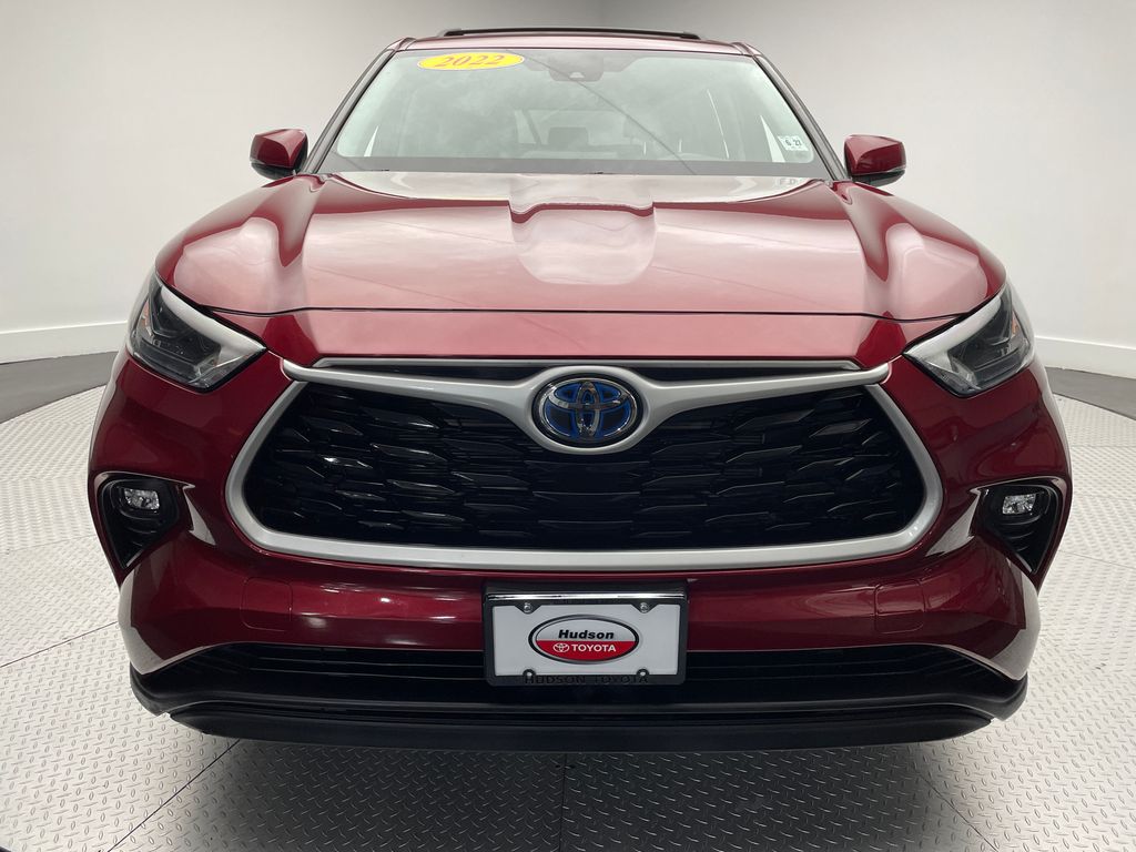 Thumbnail: 2022 Toyota Highlander - 2