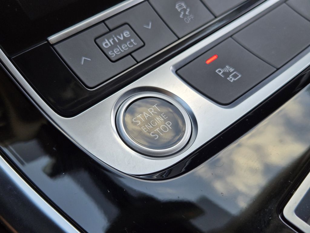 used 2023 Audi Q7 car, priced at $38,294