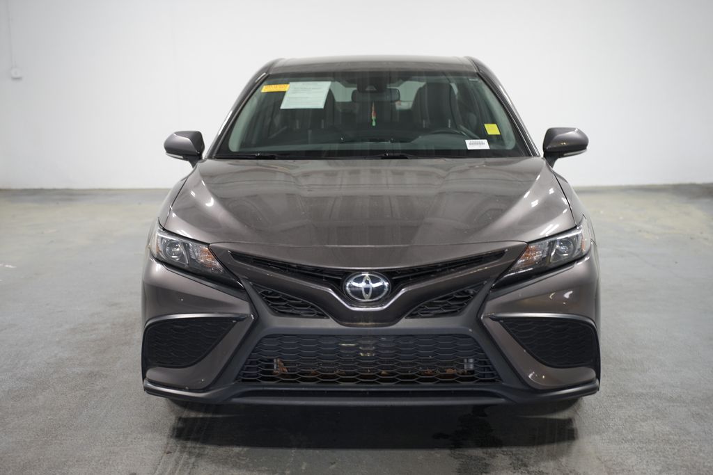 2023 Toyota Camry SE 2
