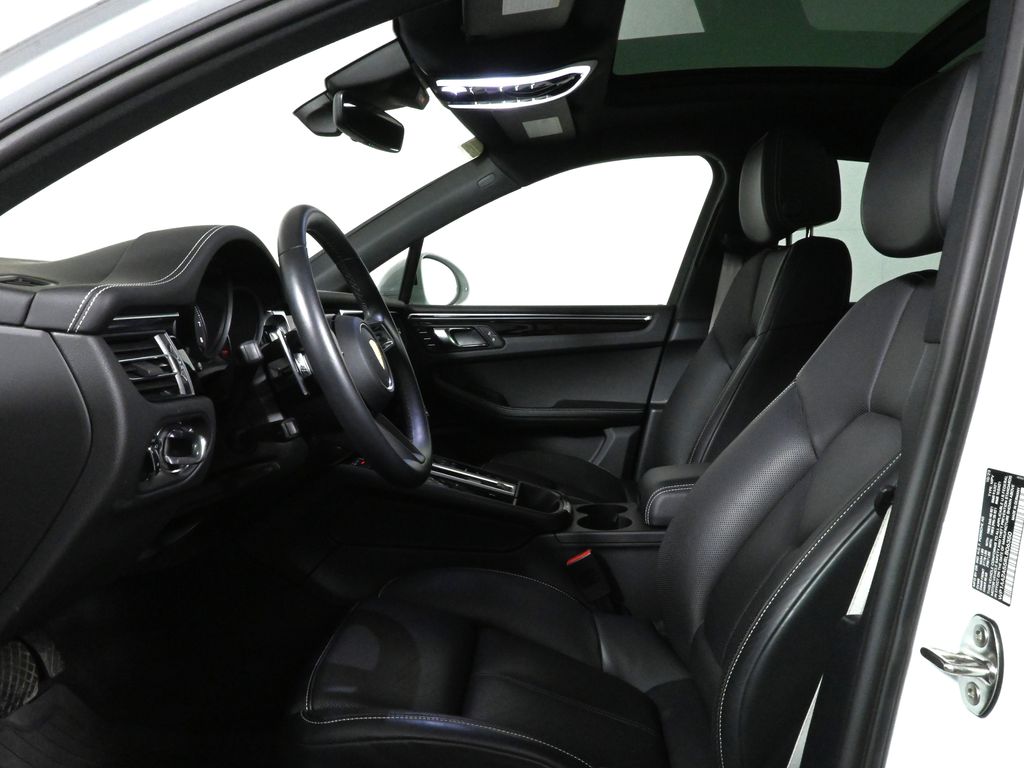 2024 Porsche Macan  16