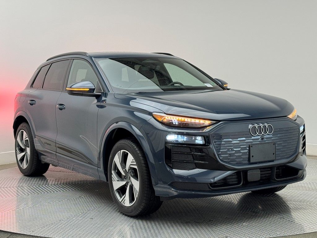 2025 Audi e-tron Premium 2