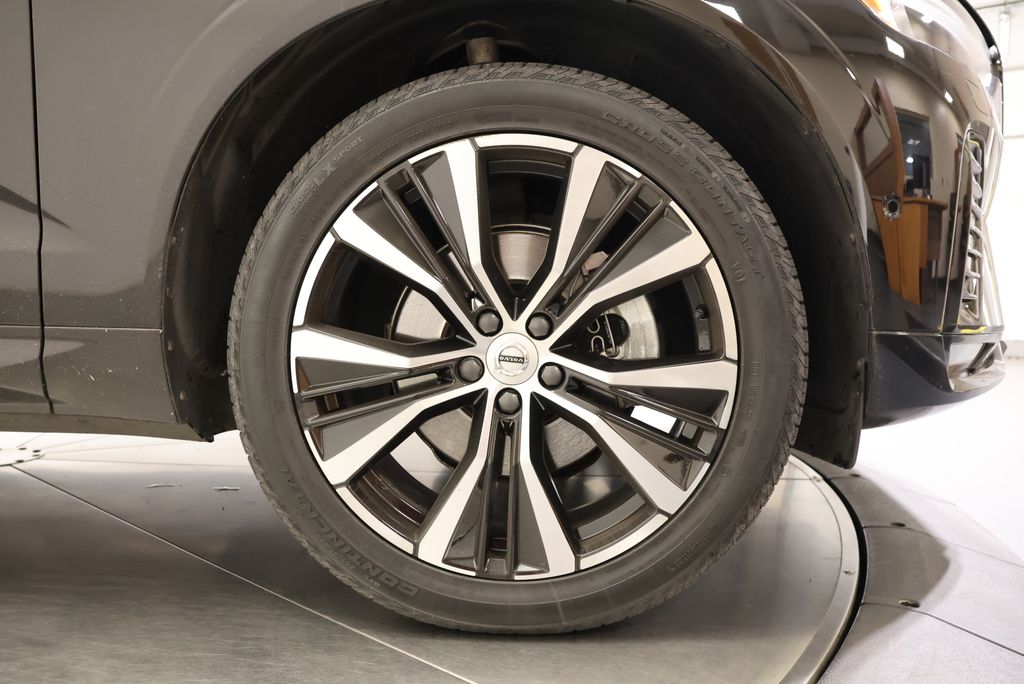 Thumbnail: 2023 Volvo XC60 - 12
