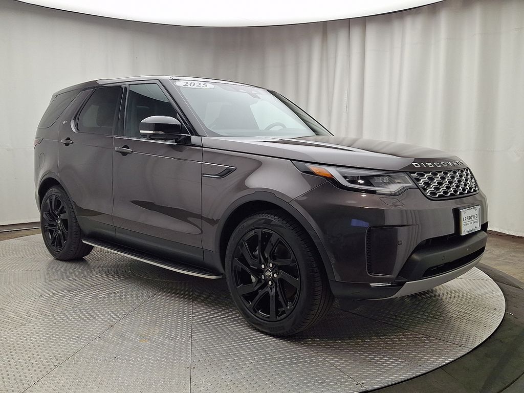 Thumbnail: 2025 Land Rover Discovery - 3