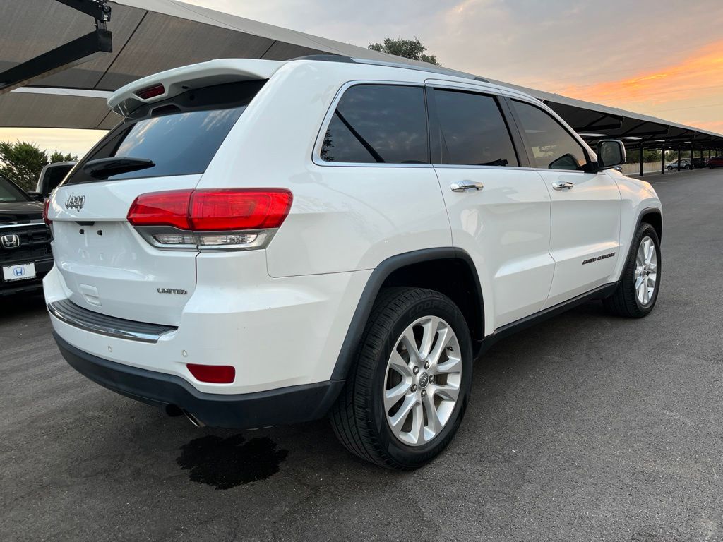 Thumbnail: 2017 Jeep Grand Cherokee - 4