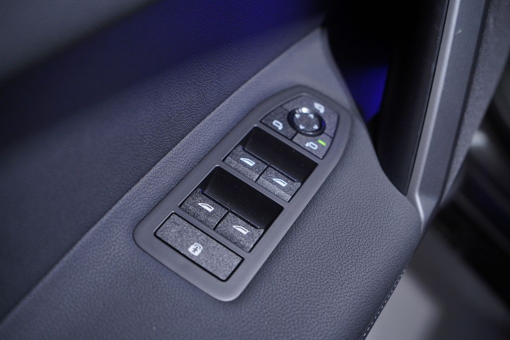 Thumbnail: 2026 BMW iX - 13