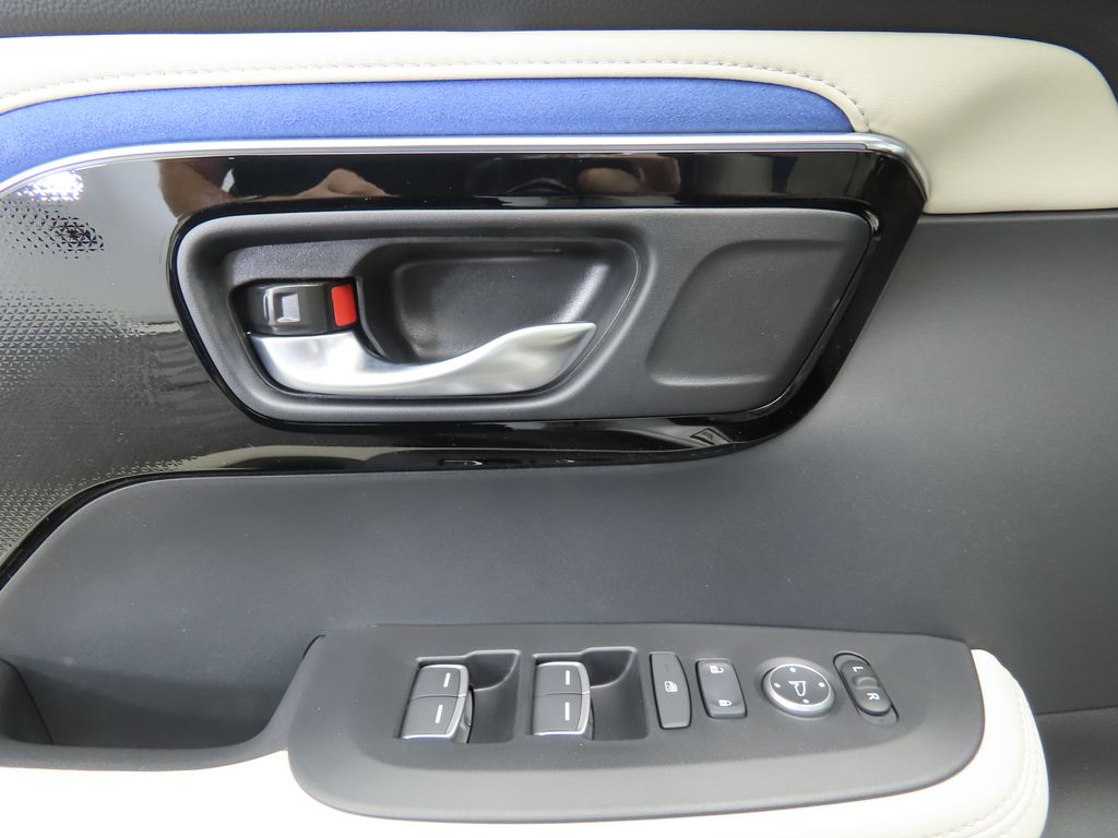 Thumbnail: 2025 Acura ADX - 24