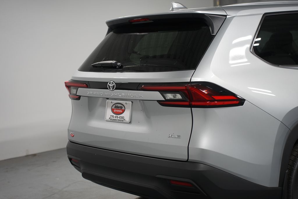 Thumbnail: 2025 Toyota Grand Highlander - 9