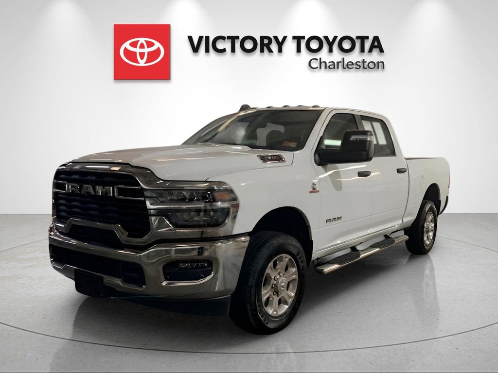 2025 RAM 3500 Big Horn Crew Cab 4WD