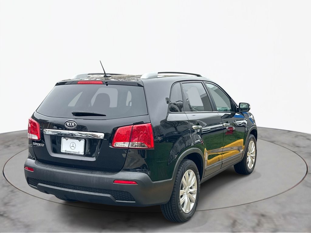 Thumbnail: 2011 Kia Sorento - 9