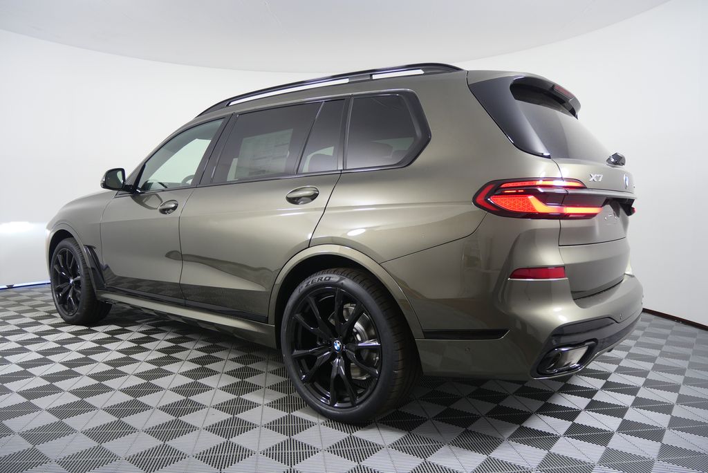 Thumbnail: 2026 BMW X7 - 5