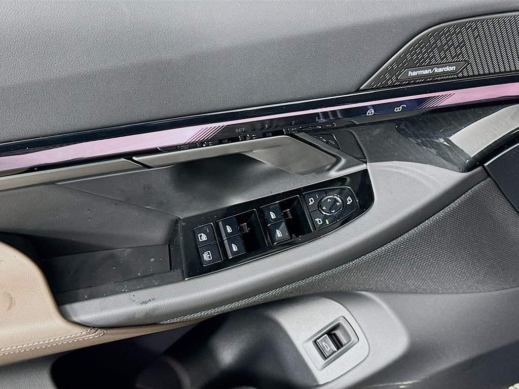 Thumbnail: 2026 BMW 5 Series - 20