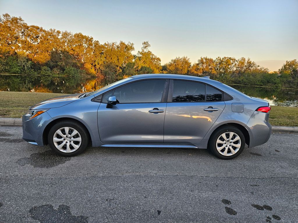 2021 Toyota Corolla LE 2