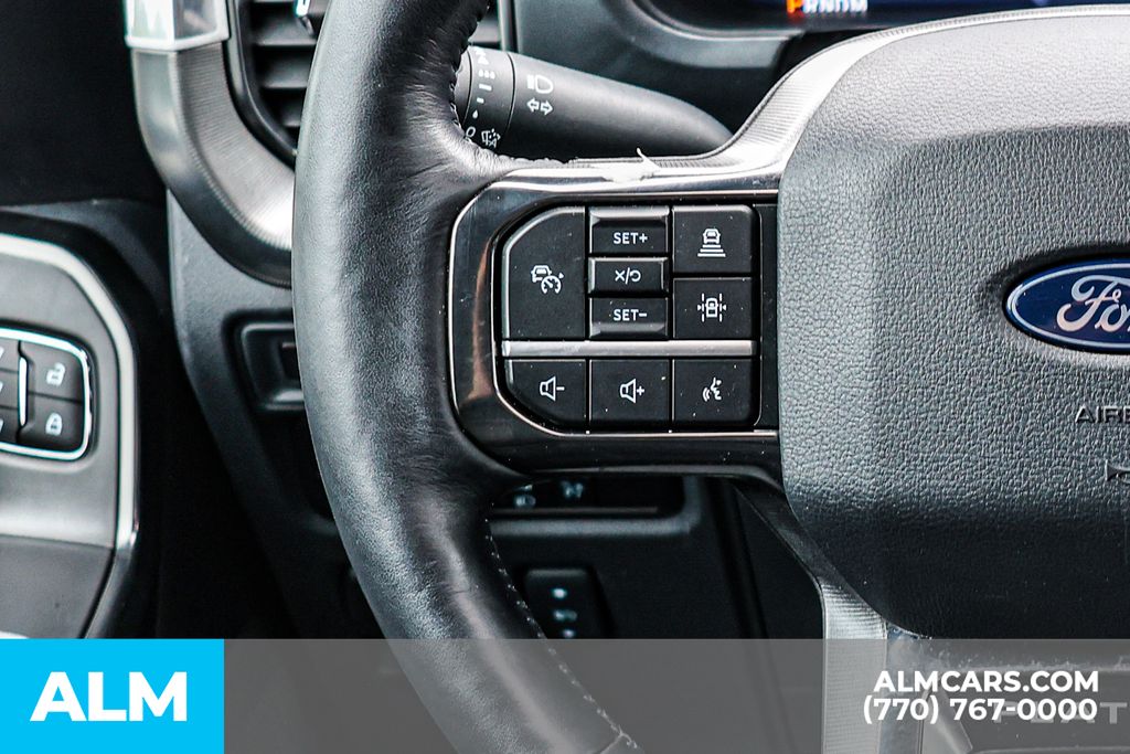 Used 2024 Black Ford Full Hybrid Platinum image 32