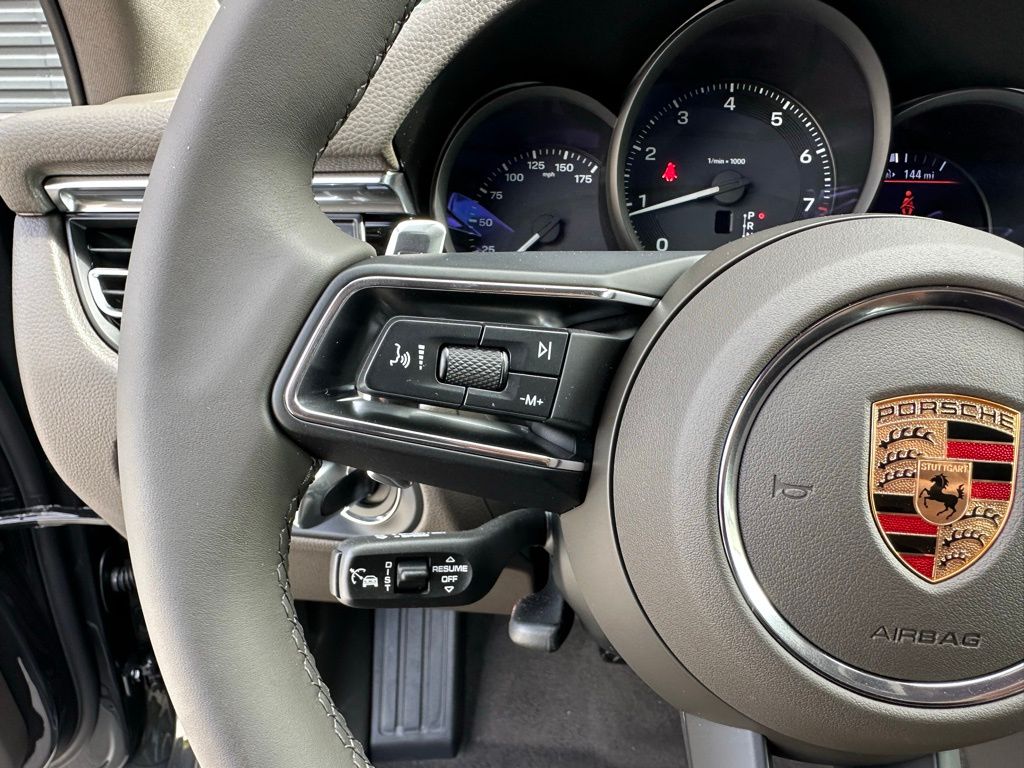 Thumbnail: 2025 Porsche Macan - 19