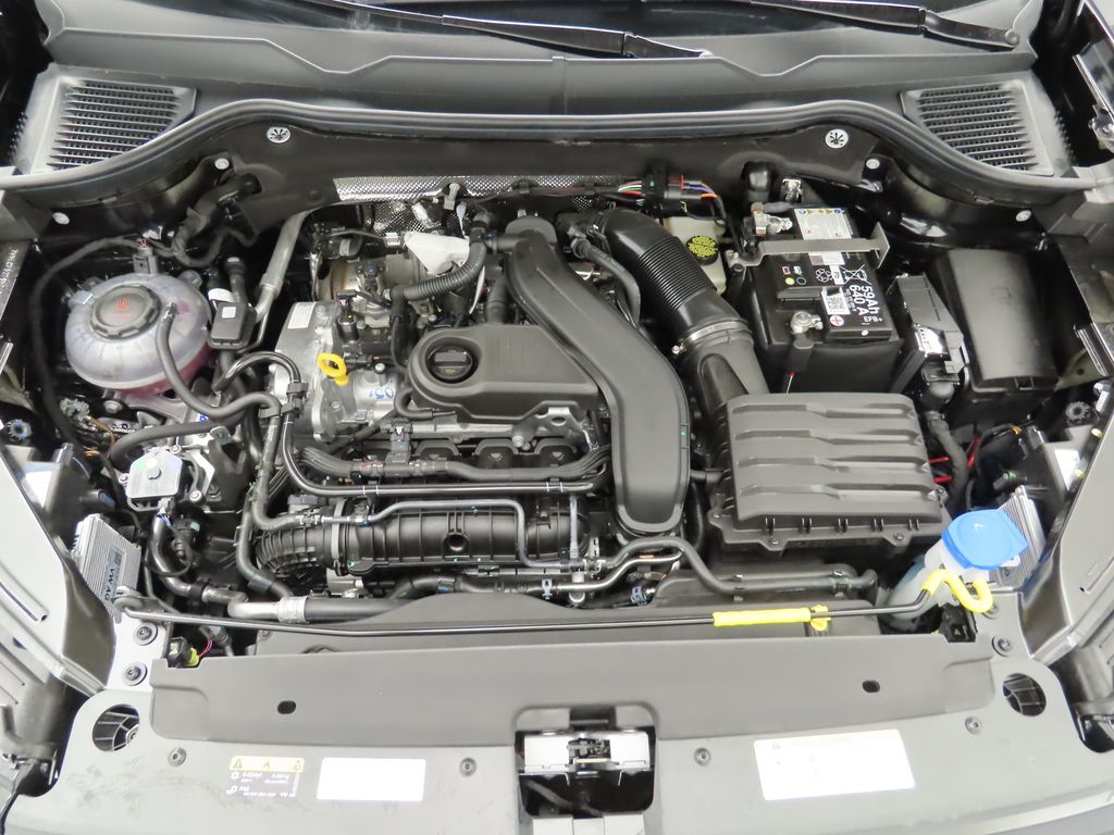 2025 Volkswagen Taos SE 30
