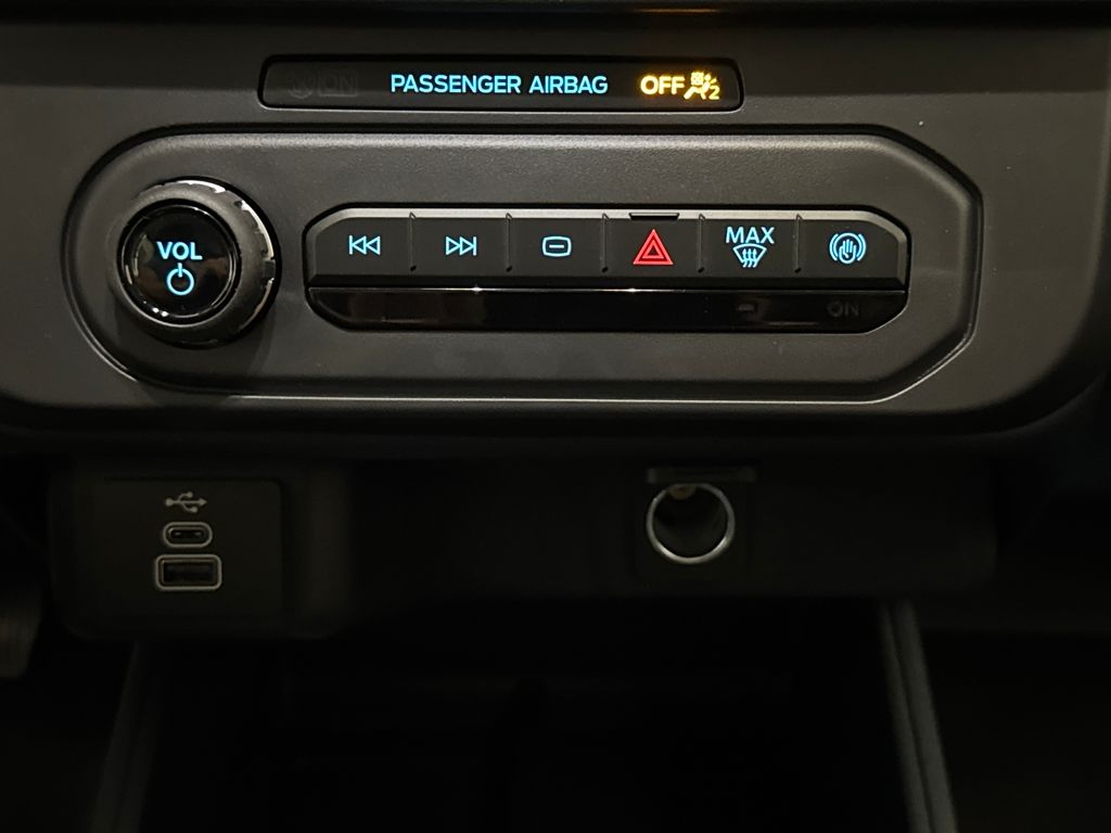 2025 Ford Maverick XL photo 23