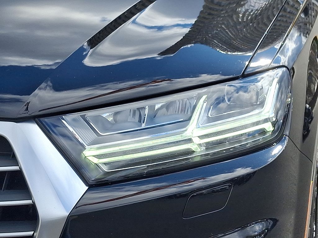 Thumbnail: 2017 Audi Q7 - 9