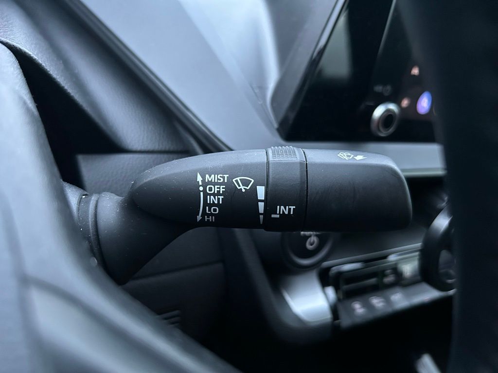 Thumbnail: 2024 Toyota Prius - 20