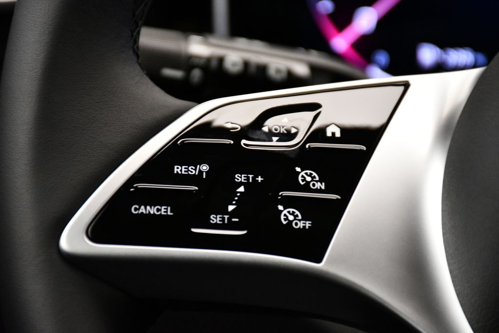 Thumbnail: 2025 Mercedes-Benz GLC - 22