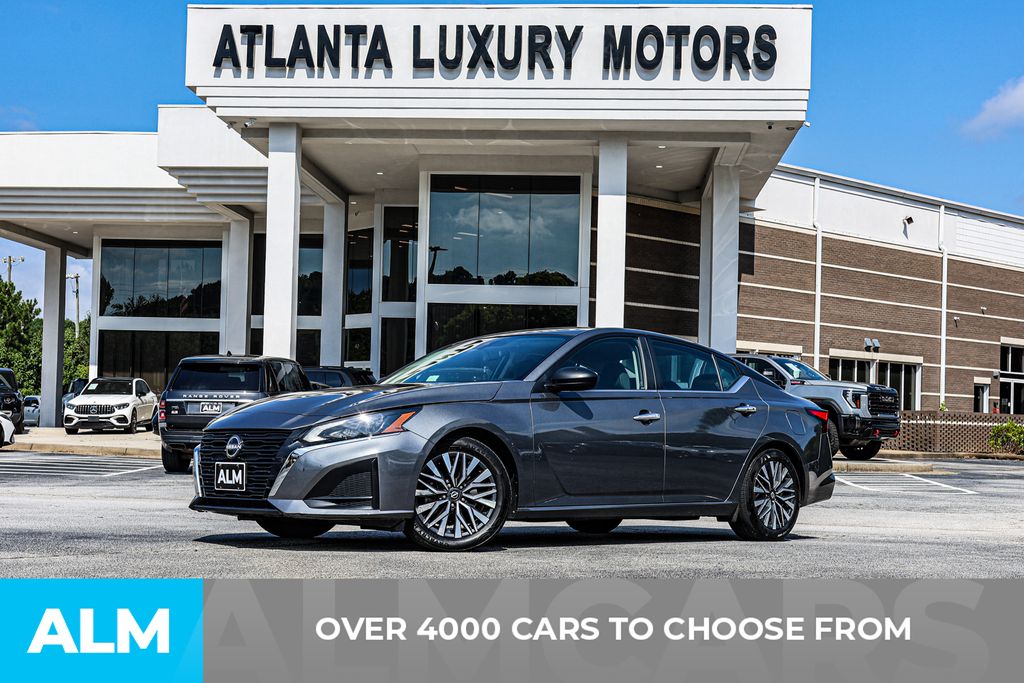 Used 2024 Gray Nissan 2.5 SV image 2