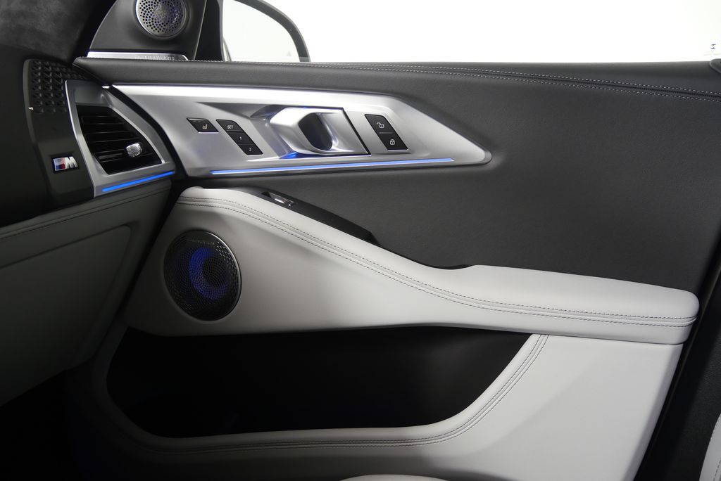 Thumbnail: 2026 BMW XM - 28